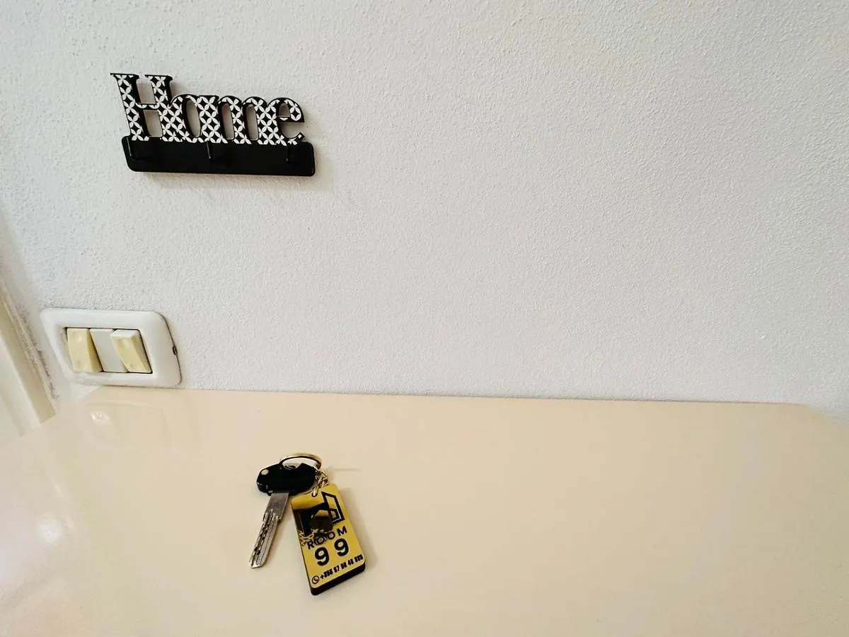 Room 99 Shkodër 0*,